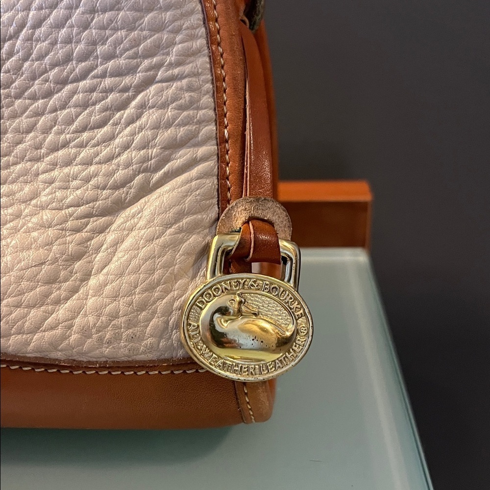Dooney & Bourke Peddle leather crossbody with matching wallet - Picture 8 of 9